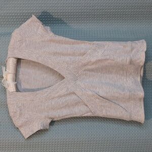 EUC Sz 2 vintage heather grey Lululemon deep v tee
